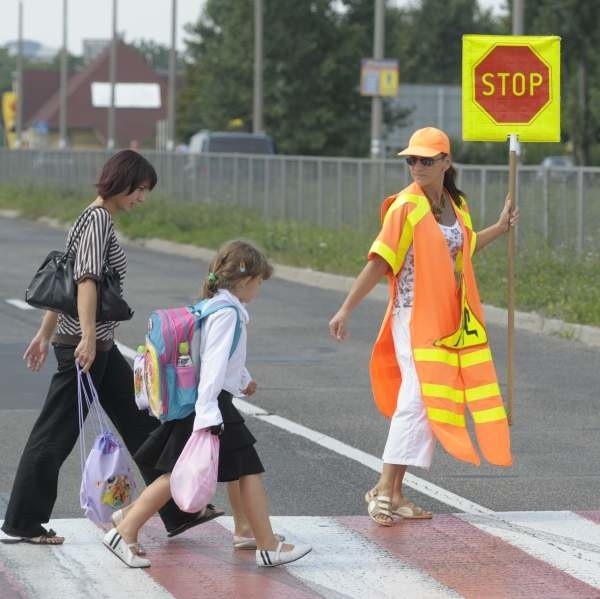 Stopki' pilnują dzieci na ulicy | Nowa Trybuna Opolska