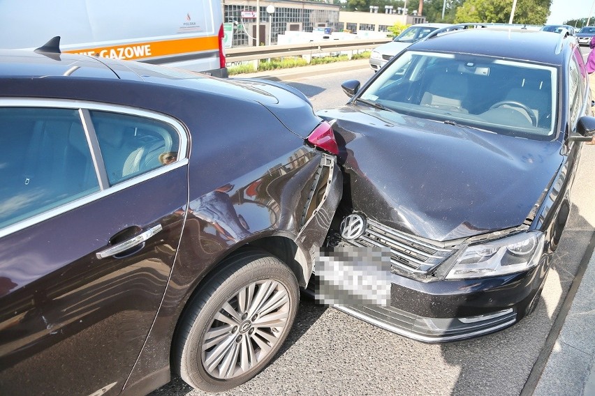 Wypadek 4 aut i potężne korki na zachodzie Wrocławia (ZDJĘCIA)