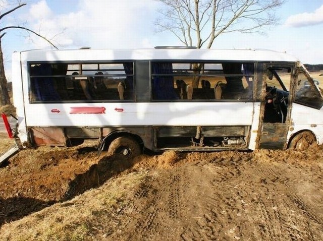 Mońki: wypadek autobusu
