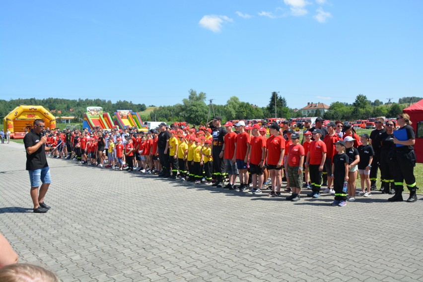 Dobczyce. Ochotnicy i Ninja na pomoc Kubie. Strażacy i strażacka młodzież urządzili wyjątkowy piknik 