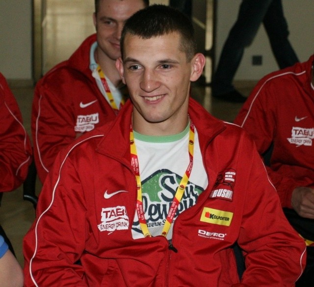 Tomasz Kot z Rushh Kielce odniósł pewne zwycięstwo w meczu Ry-Ki Grizzlies z czeskim Prostejov Bulls.