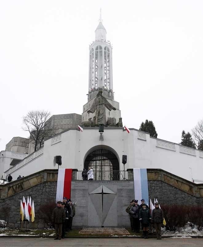W styczniu 2011 roku odsłonięto pomnik upamiętniający ofiary...