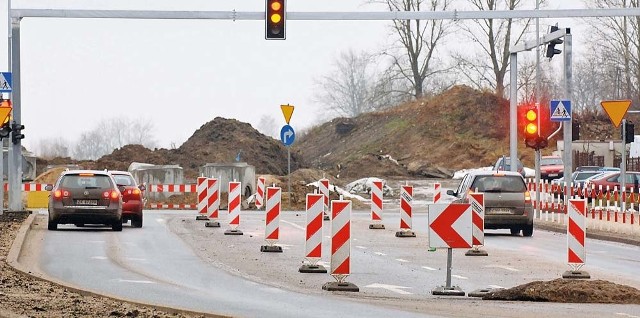 Pracownicy ZDM mają zamiar obserwować ruch na tym skrzyżowaniu przez kolejne dwa tygodnie. Dyrektor ZDM upiera się, że tak będzie będzie rozsądniej.