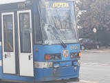 Zderzenie tramwaju z autem na Grabiszyńskiej  