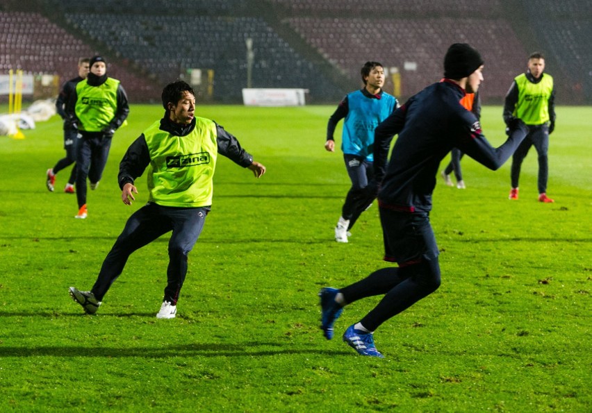 Trening Pogoni Szczecin na płycie głównej stadionu przy...