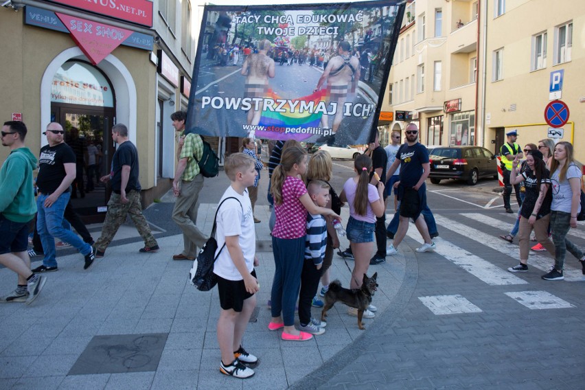 Marsz Równości 2017 w Gdańsku. III Trójmiejski Marsz Równości i kontrmanifestacje. Zdjęcia, wideo