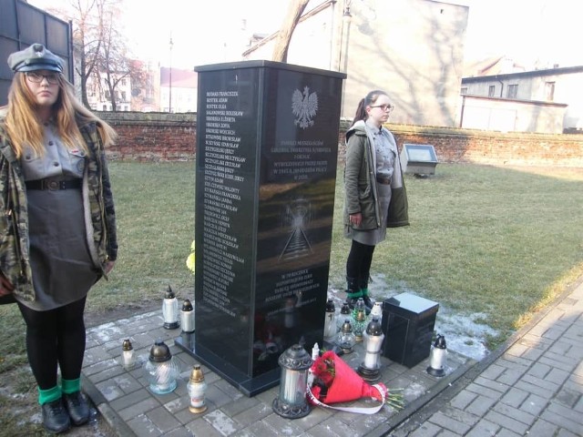 To dzięki inicjatywie społecznej  w 2015 roku w Golubiu powstał pomnik ku czci zesłanych na Syberię.