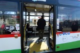 Lublin. Wracają limity pasażerów w autobusach i trolejbusach. Kto to będzie sprawdzał?