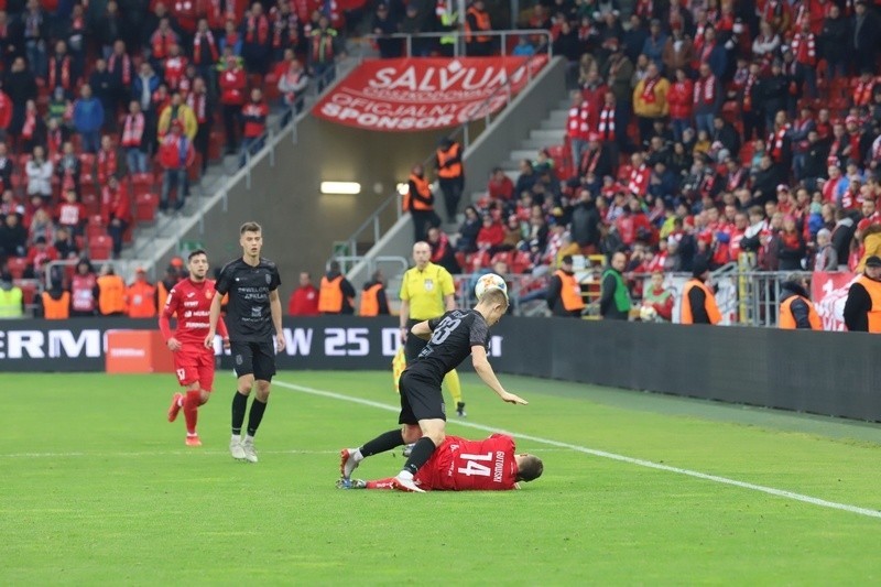 Piłkarska druga liga. Widzew  spełnia  marzenia...