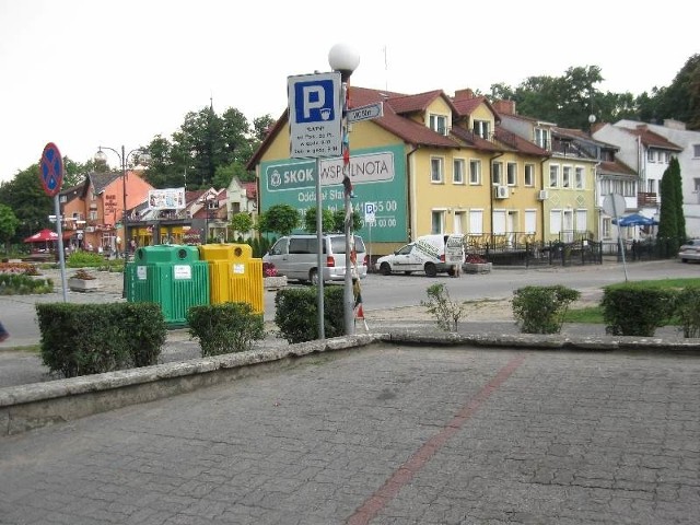 - Teraz na każdym parkingu płatnym stoi przynajmniej trzy, cztery znaki informacyjne - mówi Jerzy Rudnicki, komendant staży miejskiej w Sławie