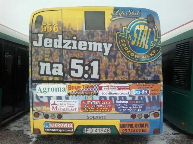 W niedzielę kibice Stali Gorzów mogą skorzystać z usług komunikacji miejskiej i m.in. takimi autobusami dojechać na stadion przy ul. Śląskiej