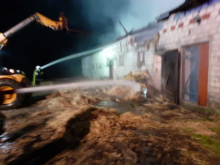 Obora i stodoła płonęły w Dorposzu Chełmińskim w nocy z 14...