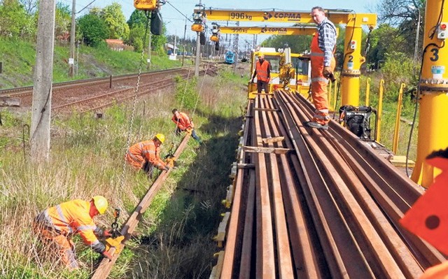 Do TKKW  trafiły niewykorzystywane już przez PLK m.in. szyny, śruby, wkręty, które mogą być wykorzystane przez „mniejszą kolej”