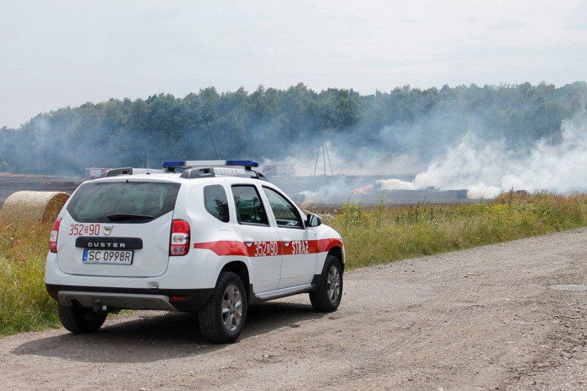 Pożar w Częstochowie: ogień objął teren o powierzchni kilku...