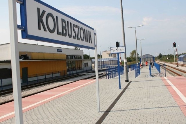 Stacja w Kolbuszowej przeszła generalny remont i czeka już na przyjęcie pierwszego po kilkunastu latach pociągu pospiesznego.