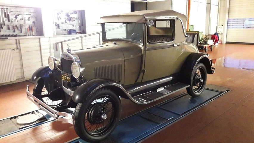 Ford A Sport Coupe z 1929 roku