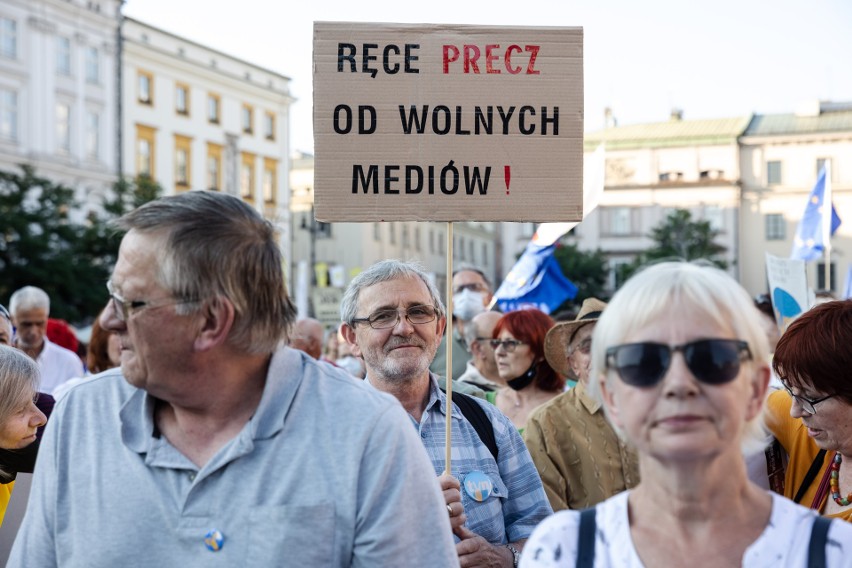 Protest na Rynku w obronie TVN