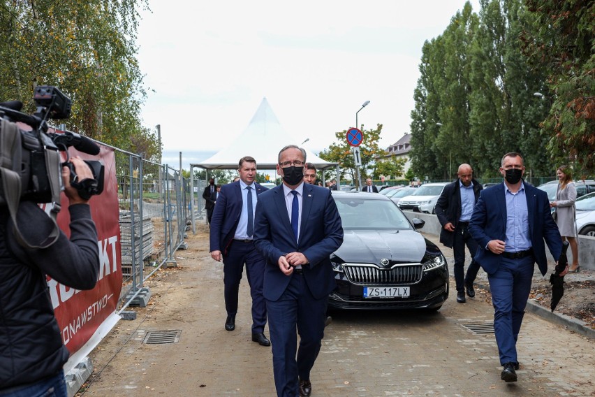 Niedzielski i Czarnek odwiedzili Trzecie Międzywydziałowe...