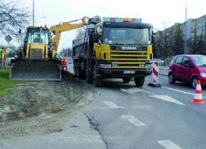 Firma, która rozpoczęła przebudowę skrzyżowania Utraty z Dwernickiego, by choć trochę zapobiec korkom, nie będzie prowadzić prac w godzinach szczytu