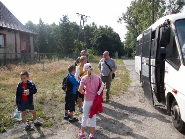 Uczestnicy zwiedzili kompleks leśny w okolicach Głogówka, będący przed wojną Miejskim Lasem