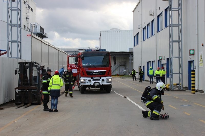 Orla. Wielkie ćwiczenia strażaków fabryce IKEA (zdjęcia)