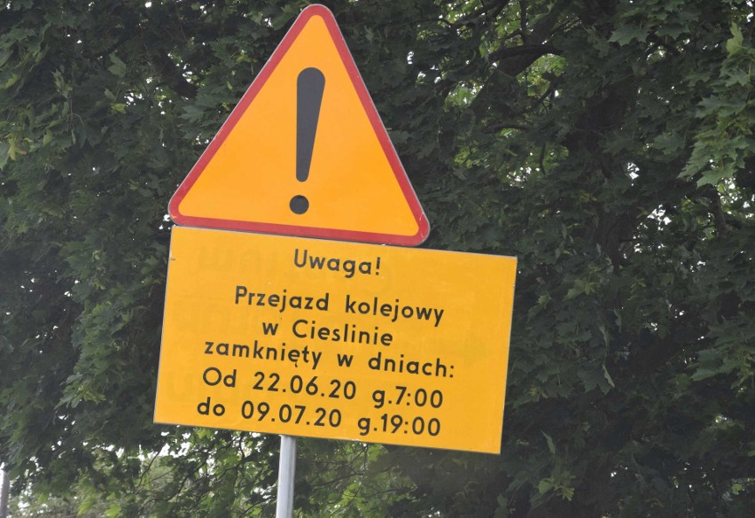 Rozpoczął się remont przejazdu kolejowego w Cieślinie