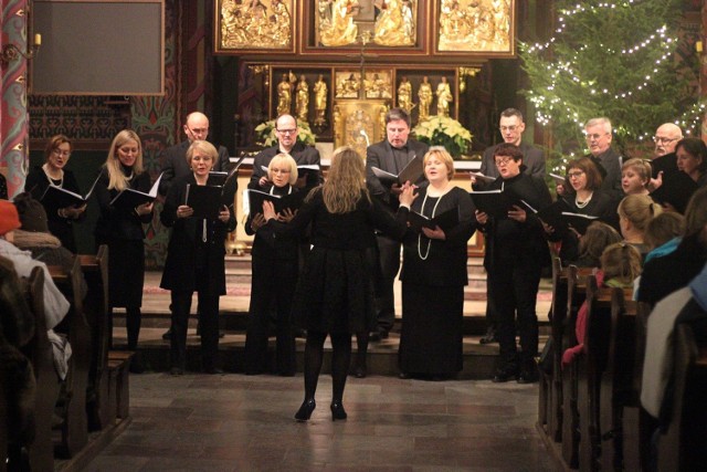 Chór Rotondo dał w kościele św. Wojciecha koncert charytatywny na rzecz podopiecznych ośrodka w Łopiennie