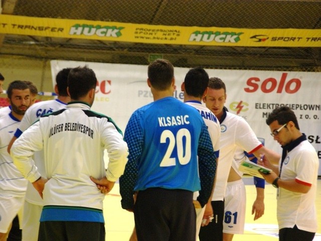 Tauron-Stal Mielec w II rundzie Pucharu EHFPo dwóch wygranych z tureckim Nilüferem Belediyespor, piłkarze ręczni Stali awansowali do II rundy Pucharu EHF
