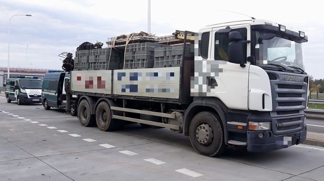 W Baraku zatrzymano ciężarówki z wieloma uchybieniami.