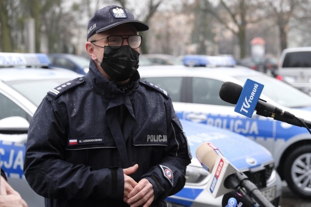 Skargi płynące z drogówki są bezzasadne? Insp. Maciej Lewandowski, Komendant Miejski Policji w Toruniu, polecił przeprowadzić czynności sprawdzających w sprawie. "Nie wykazały one nieprawidłowości w Wydziale Ruchu Drogowego" - przekazała nam komenda.