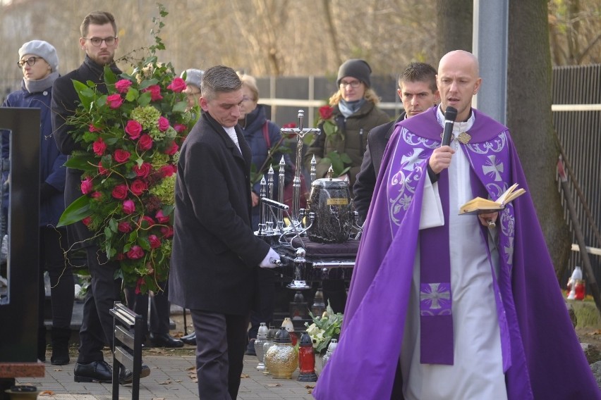 Tłumy torunian pożegnały we wtorek (19.11) doktora Romana...