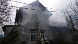 Pożar w Wiśle: Willa Ochorowiczówka w ogniu. Trwa akcja strażaków [ZDJĘCIA]