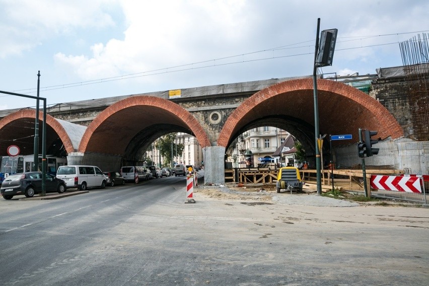 Budowlańcy muszą przeprowadzać prace tak, aby umożliwić...