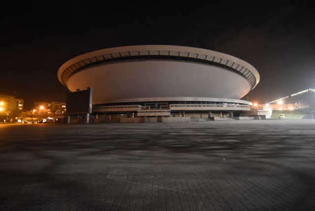 Hala widowiskowo sportowa spodek katowice z wylaczona iluminacja z okazji dzie dla ziemi 2016 19.3.2016  fot. maciej gapinski / polska press