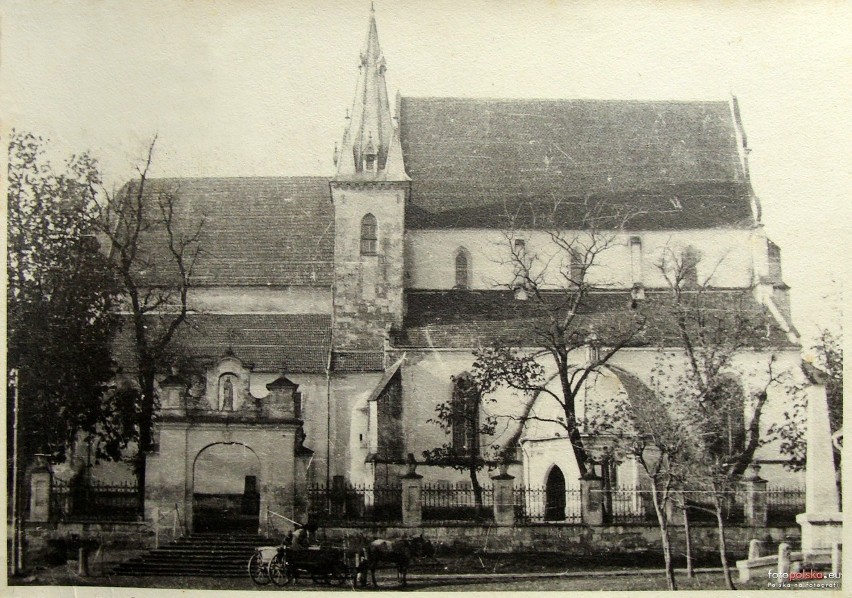 1945 , Kościół św. Jana Chrzciciela i Pomnik Niepodległości...
