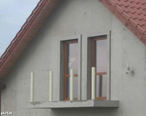 Mieszkaniec Szczecinka wypadł w nocy z balkonu nowo wybudowanego domu w miejscowości Ciemino.