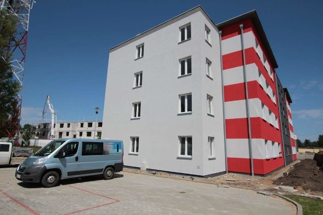 Nowe mieszkania socjalne w Kołobrzegu44 szczęśliwców pod koniec czerwca wprowadzi się już do swojego "M" w nowym obiekcie komunlanym przy ul. Rybackiej.