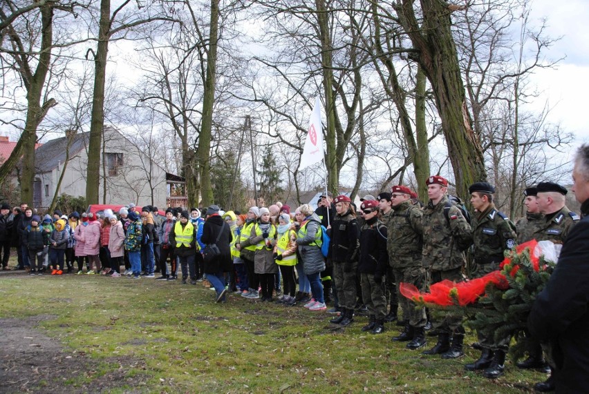 Z Pińczowa po raz czwarty wyruszył Marsz Imieninowy Józefa Piłsudskiego. 50 osób na trasie