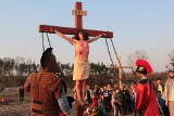 Wielki Piątek. Droga Krzyżowa w bazylice. Widowiskowe misterium zorganizowała parafia w Grudziądzu w ubiegłym roku [wideo, zdjęcia]