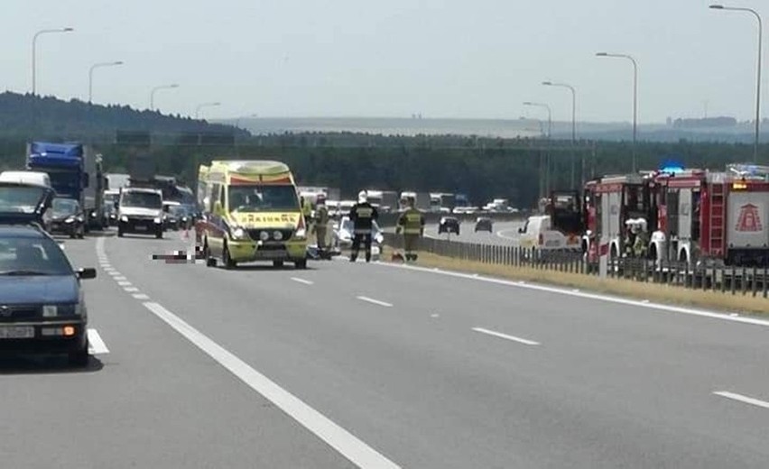 Tragiczny wypadek motocyklisty na S7 w Tokarni koło Chęcin....