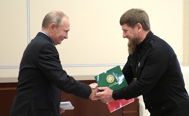 Ramzan Kadyrow często zabiera głos w kwestiach, które nie wypada publicznie poruszać Putinowi