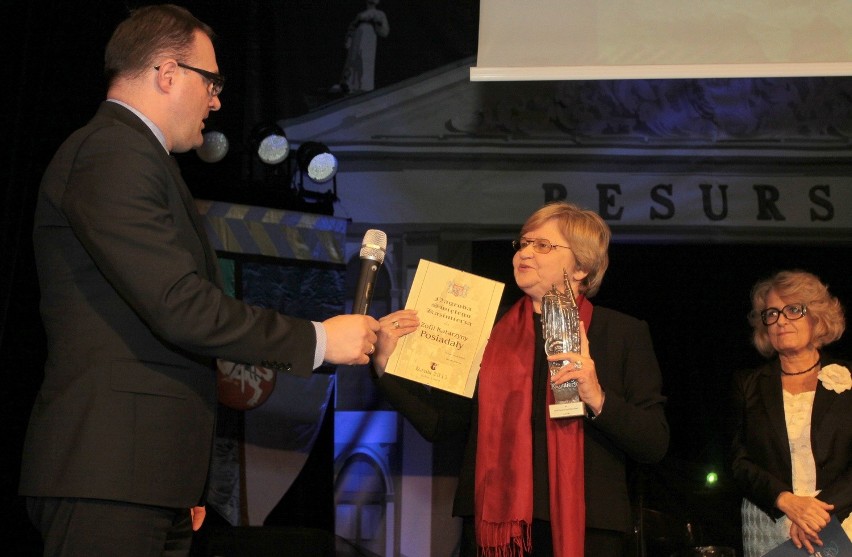 Nagrodę wręczył laureatce prezydent Radosław Witkowski.
