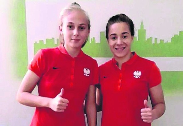 Zawodniczki Resovii: Karolina Bednarz (na zdj. z lewej) i Karolina Matuszek są bardzo zadowolone po treningach z kadrą U-19