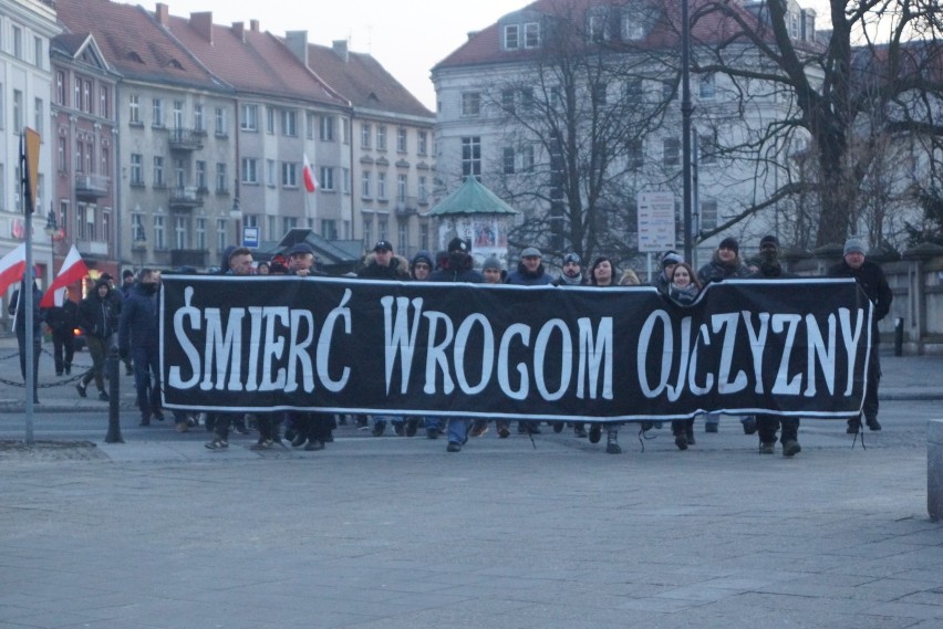 Marsz Pamięci Żołnierzy Wyklętych i kontrmanifestacja w...