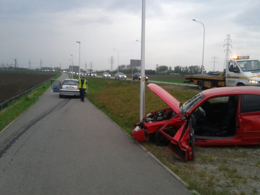 Wypadek na wschodniej obwodnicy Wrocławia. Tworzą się korki [ZDJĘCIA]