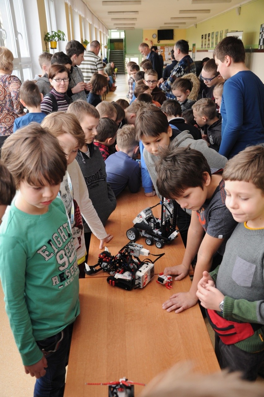 Spotkanie fanów robotyki 2016 w SP 19 w Białymstoku