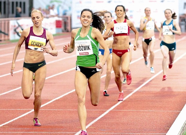 Angelika Cichocka (po lewej stronie) do srebra dodała złoto  