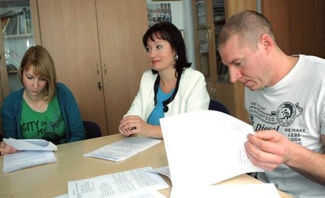 Członkowie spółdzielni pracy: Magdalena Jankowska, Ewa Sas-Kowalik i Piotr Kowalik podpisali wczoraj umowy z PUP o przyznaniu środków na wniesienie wkładu do spółdzielni.