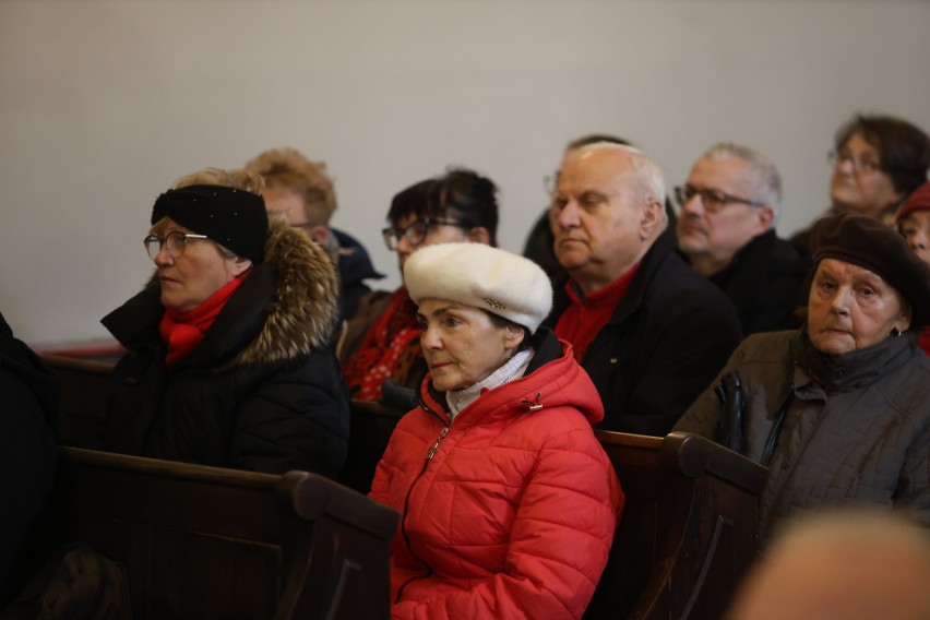 Spotkanie Świąteczne Przewodników Świętokrzyskich w kościele na Karczówce. Mszy świętej przewodniczył biskup Jan Piotrowski