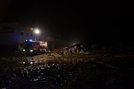 Groźny pożar w Trzebini. Spłonęła hala, gdzie przetwarzano gumy i plastik